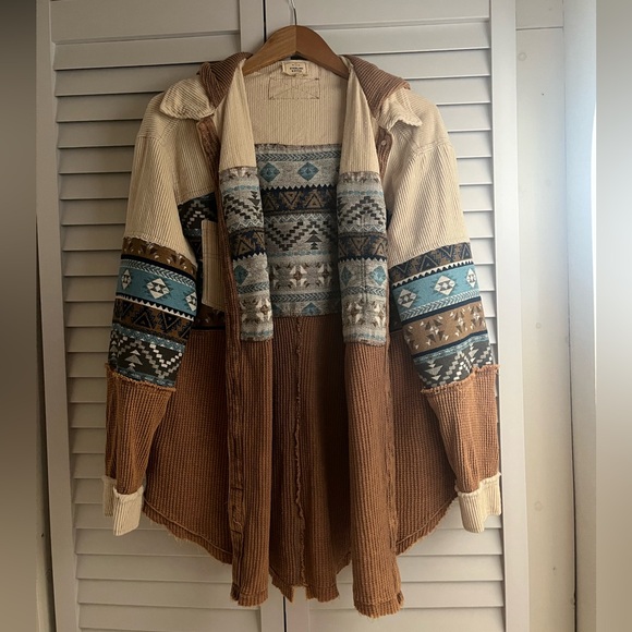 Buckle Shacket - Picture 4 of 15